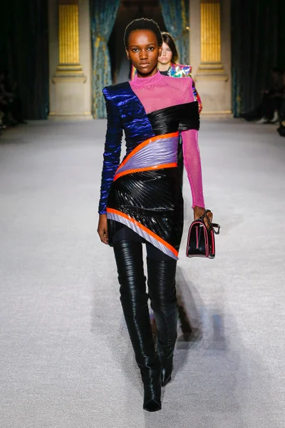 Look 63